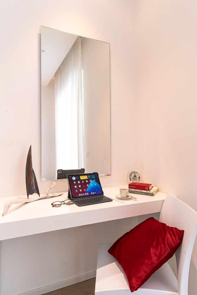 Ceo Luxury Suite Di Кальяри Экстерьер фото