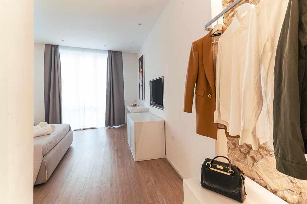 Ceo Luxury Suite Di Кальяри Экстерьер фото