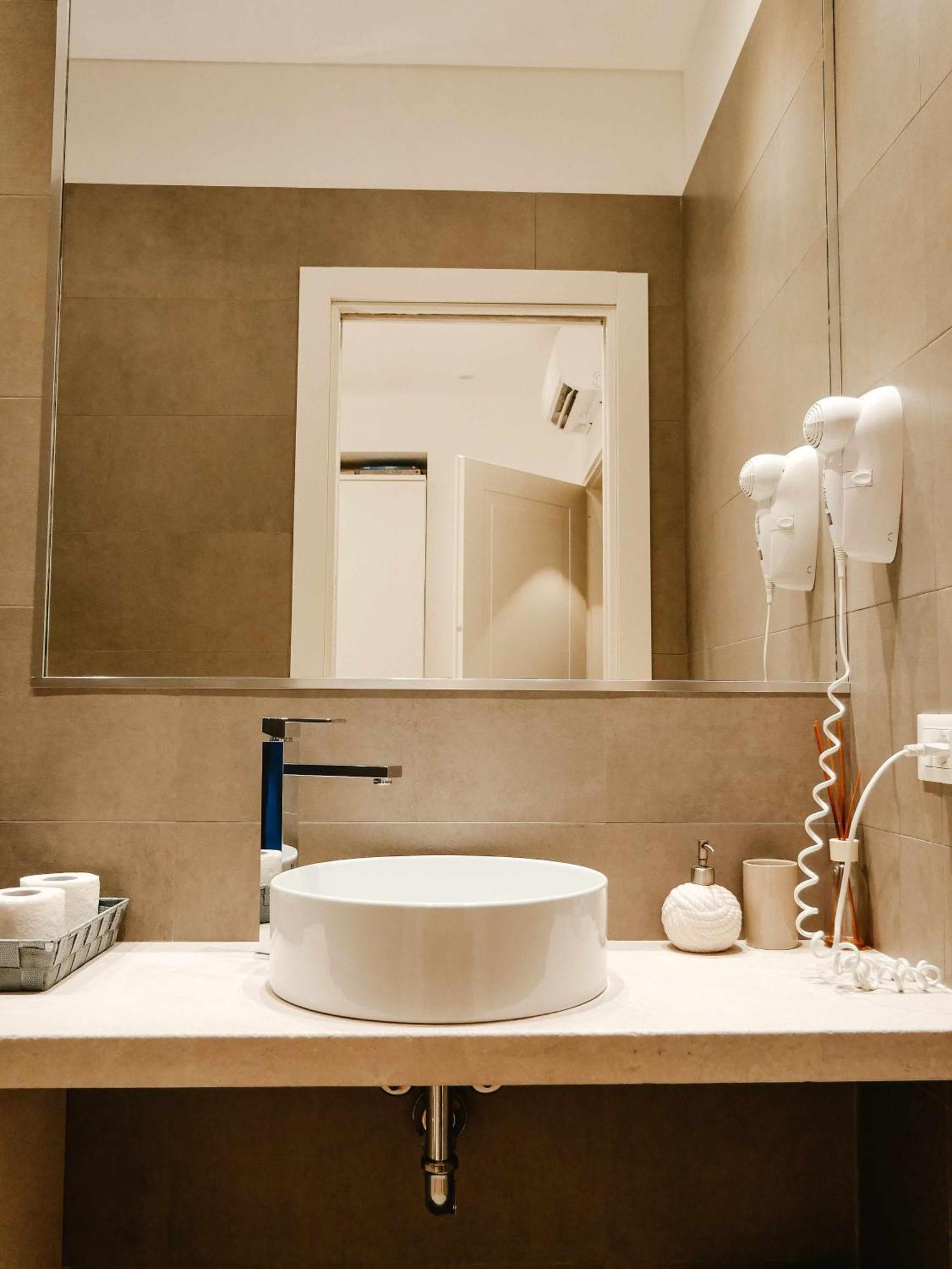 Ceo Luxury Suite Di Кальяри Экстерьер фото